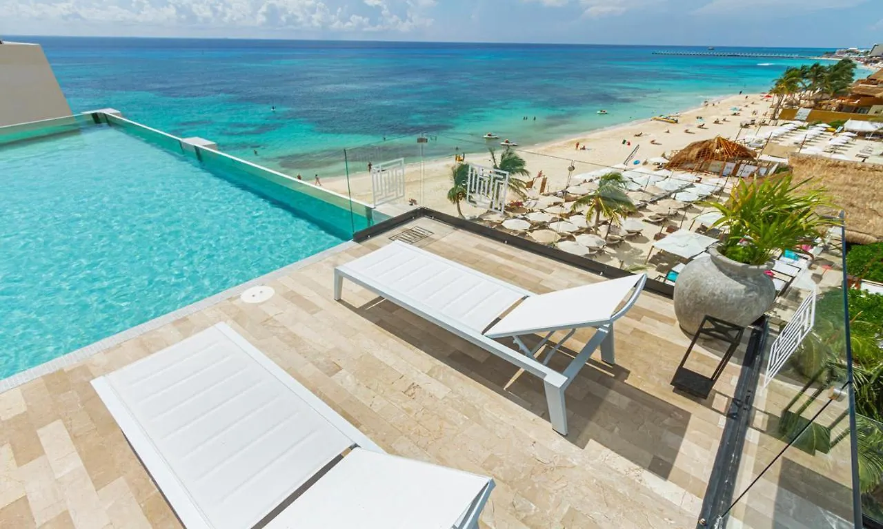 Ocean Blue Front Beach Apartment Playa del Carmen