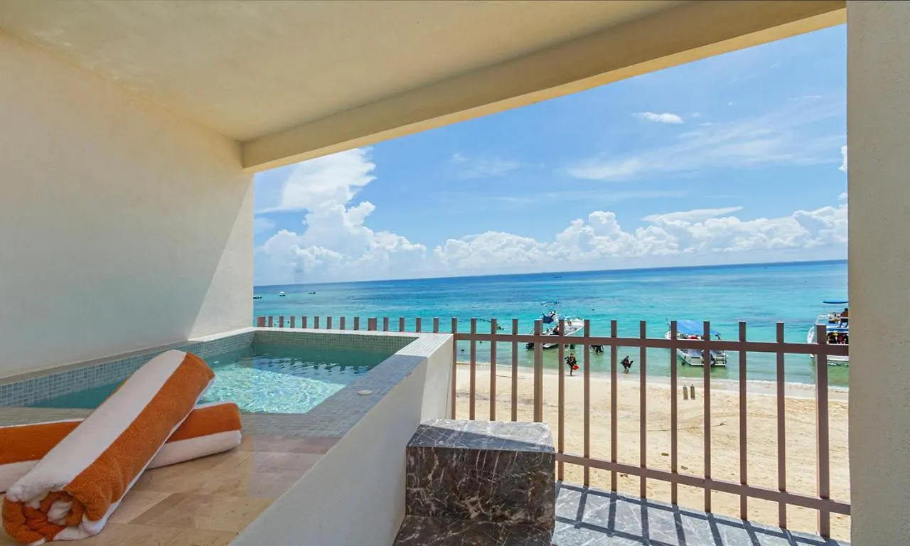 Ocean Blue Front Beach Apartment Playa del Carmen